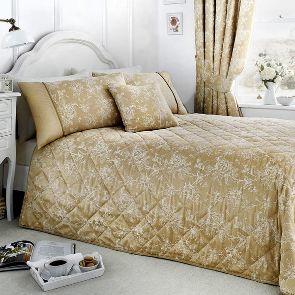Dreams & Drapes Woven Jasmine Quilted Bedspread - Champagne