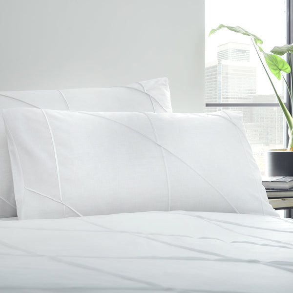 Serene Diamond Slant/Dart Duvet Cover Set - White